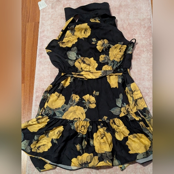 Alice + Olivia Miranda Floral Tie-Waist Halter Minidress - Picture 2 of 9